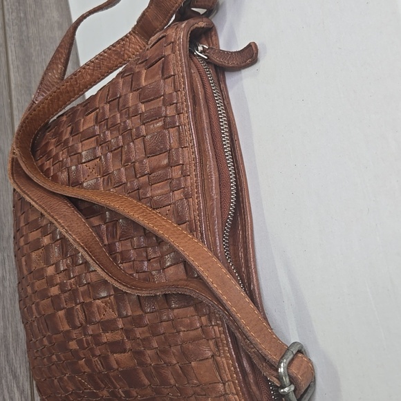 Vilenca Holland Brown Woven Crossbody Shoulder Bag - Picture 6 of 8